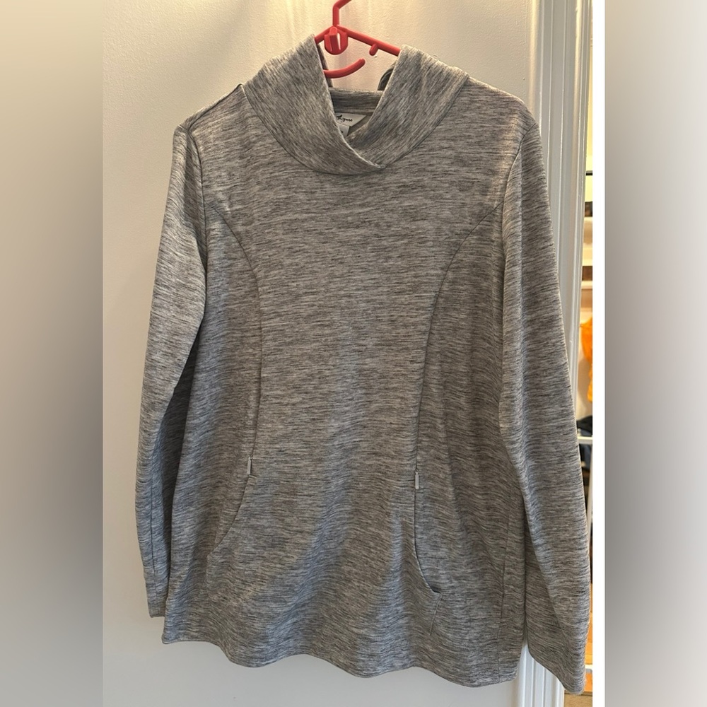 Thyme nursing top size M